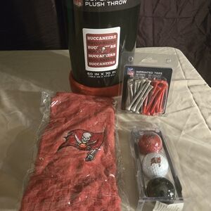 NFL Buccaneers Super Soft Plush Throw - Red and White